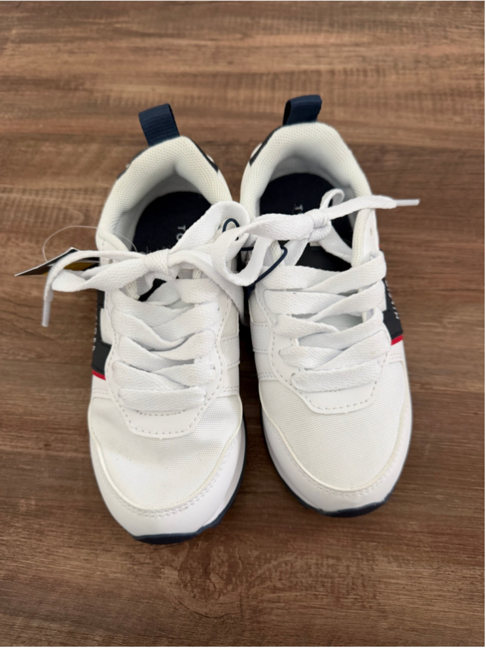 Tommy Hilfiger Boys Sneakers Size 11 White Navy Blue New with tags